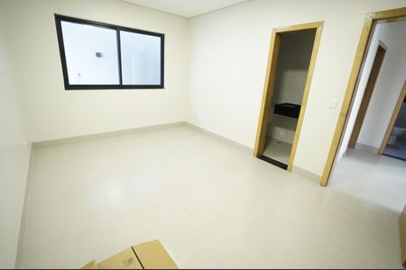 Casa à venda com 235m², 3 quartos e 2 vagas