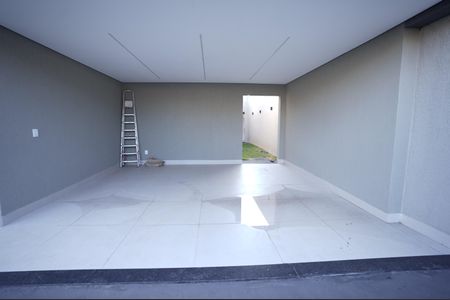 Casa à venda com 235m², 3 quartos e 2 vagas