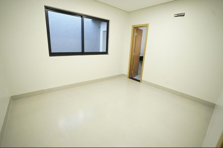 Casa à venda com 235m², 3 quartos e 2 vagas