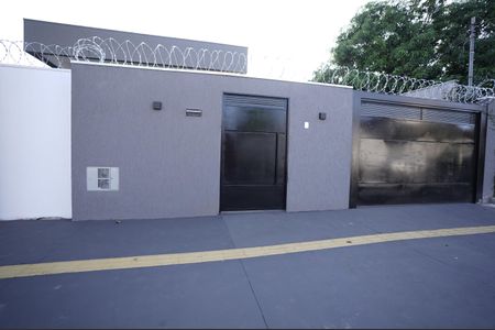 Casa à venda com 235m², 3 quartos e 2 vagas