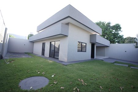 Casa à venda com 235m², 3 quartos e 2 vagas