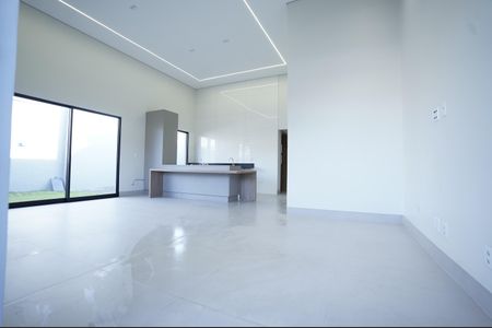 Casa à venda com 235m², 3 quartos e 2 vagas