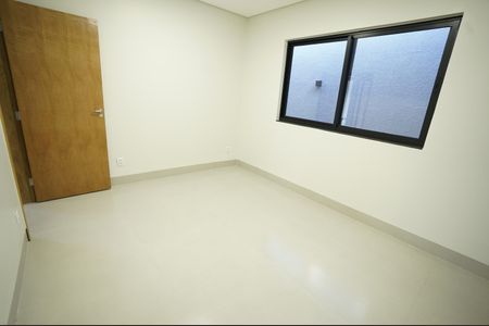 Casa à venda com 235m², 3 quartos e 2 vagas
