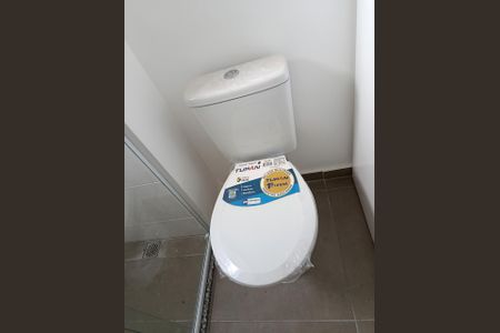 Banheiro de apartamento para alugar com 1 quarto, 48m² em Pinheiros, São Paulo