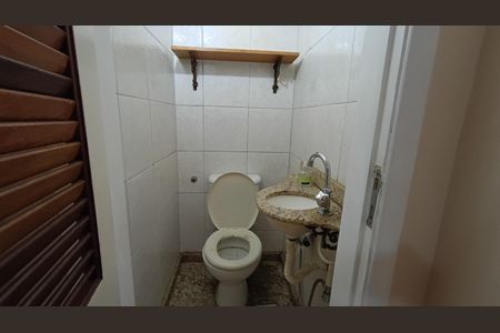 Casa de condomínio para alugar com 166m², 3 quartos e 1 vaga Casa de condomínio para alugar com 166m², 3 quartos e 1 vagaLavabo