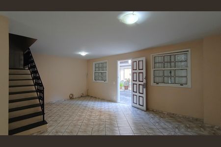Sala de casa de condomínio para alugar com 3 quartos, 166m² em Taquara, Rio de Janeiro