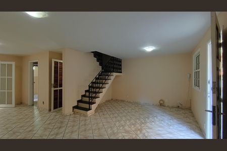 Sala de casa de condomínio para alugar com 3 quartos, 166m² em Taquara, Rio de Janeiro