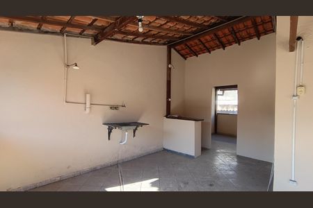 Casa de condomínio para alugar com 166m², 3 quartos e 1 vaga Casa de condomínio para alugar com 166m², 3 quartos e 1 vagaTerraço