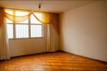 Apartamento à venda com 198m², 4 quartos e sem vaga Apartamento à venda com 198m², 4 quartos e sem vagaSala