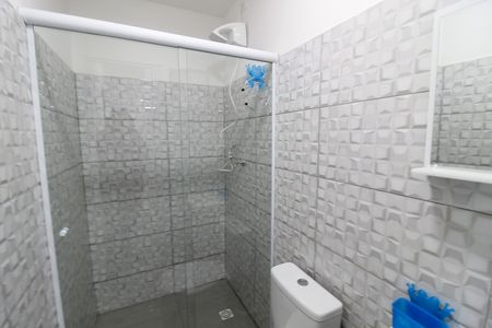 Banheiro de kitnet/studio para alugar com 1 quarto, 33m² em Vila São Silvestre (zona Leste), São Paulo