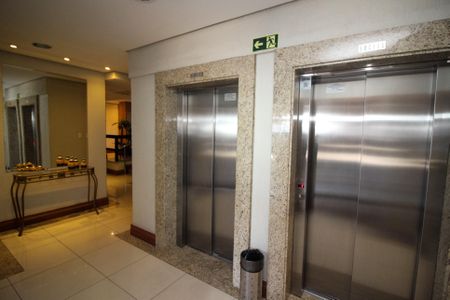 Apartamento para alugar com 58m², 2 quartos e 1 vagaÁrea comum - Hall de entrada