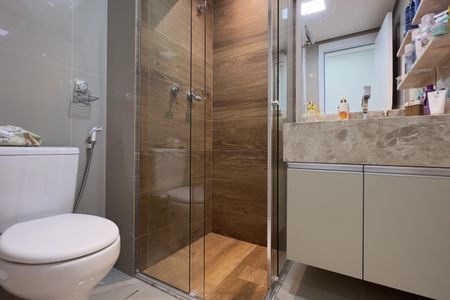 Apartamento à venda com 68m², 2 quartos e 1 vaga Apartamento à venda com 68m², 2 quartos e 1 vagaBanheiro