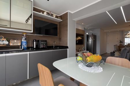 Apartamento à venda com 68m², 2 quartos e 1 vaga Apartamento à venda com 68m², 2 quartos e 1 vagaVaranda gourmet