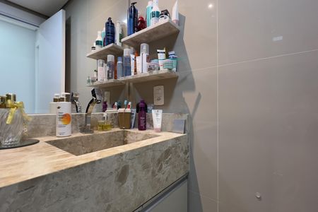 Apartamento à venda com 68m², 2 quartos e 1 vaga Apartamento à venda com 68m², 2 quartos e 1 vagaBanheiro