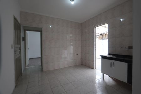Sala/Cozinha de apartamento para alugar com 1 quarto, 28m² em Jardim Guairaca, São Paulo