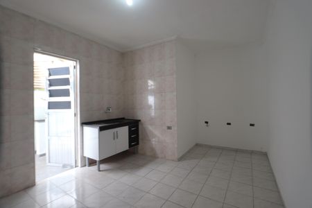 Sala/Cozinha de apartamento para alugar com 1 quarto, 28m² em Jardim Guairaca, São Paulo
