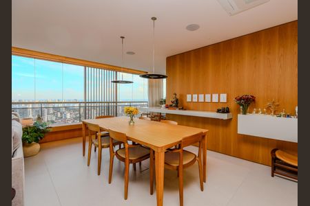 Apartamento para alugar com 167m², 3 quartos e 3 vagasSala