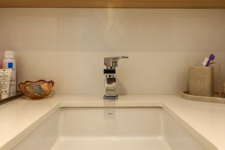 Apartamento para alugar com 167m², 3 quartos e 3 vagasBanheiro 1 da Suíte 1