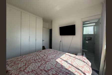 Apartamento à venda com 70m², 2 quartos e 2 vagas Apartamento à venda com 70m², 2 quartos e 2 vagasSuíte