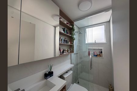Apartamento à venda com 70m², 2 quartos e 2 vagas Apartamento à venda com 70m², 2 quartos e 2 vagasBanheiro da Suíte