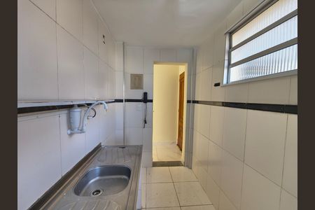 Cozinha de apartamento para alugar com 2 quartos, 62m² em Jacarepaguá, Rio de Janeiro