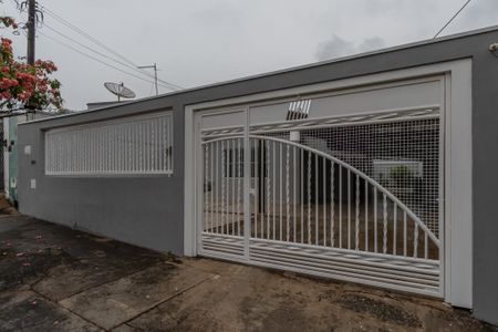 Casa à venda com 250m², 3 quartos e 5 vagasFachada 