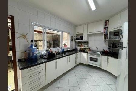 Casa à venda com 130m², 3 quartos e 2 vagas