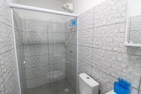Banheiro de kitnet/studio para alugar com 1 quarto, 33m² em Vila São Silvestre (zona Leste), São Paulo