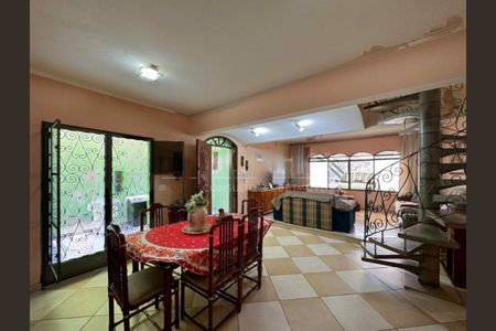 Casa à venda com 3 quartos, 120m² em Parque Colonial, São Paulo