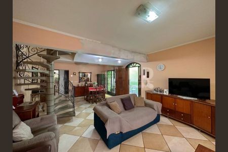 Casa à venda com 3 quartos, 120m² em Parque Colonial, São Paulo
