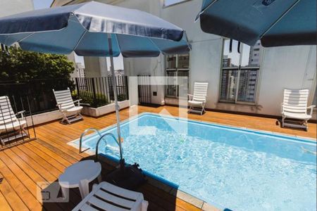 Apartamento à venda com 85m², 3 quartos e 2 vagas Apartamento à venda com 85m², 3 quartos e 2 vagasÁrea comum - Piscina