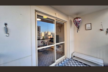 Apartamento à venda com 85m², 3 quartos e 2 vagas Apartamento à venda com 85m², 3 quartos e 2 vagasVaranda