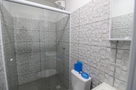 Banheiro de kitnet/studio para alugar com 1 quarto, 33m² em Vila São Silvestre (zona Leste), São Paulo