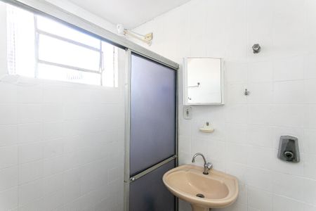 Banheiro  de casa para alugar com 1 quarto, 30m² em Vila Antonina, São Paulo