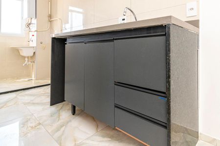 Apartamento para alugar com 44m², 2 quartos e sem vaga Apartamento para alugar com 44m², 2 quartos e sem vagaCozinha - Armários