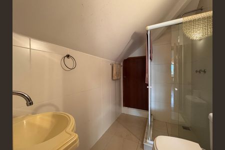 Casa de condomínio à venda com 270m², 4 quartos e 2 vagas