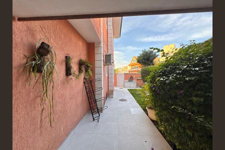 Casa de condomínio à venda com 270m², 4 quartos e 2 vagas