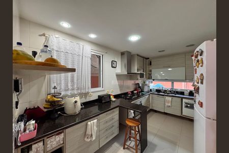 Casa de condomínio à venda com 270m², 4 quartos e 2 vagas
