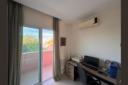 Casa de condomínio à venda com 270m², 4 quartos e 2 vagas