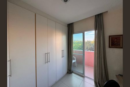 Casa de condomínio à venda com 270m², 4 quartos e 2 vagas