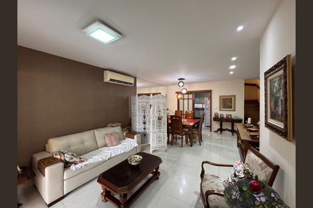 Casa de condomínio à venda com 270m², 4 quartos e 2 vagas