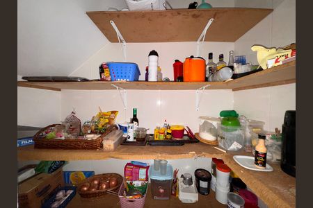 Casa de condomínio à venda com 270m², 4 quartos e 2 vagas