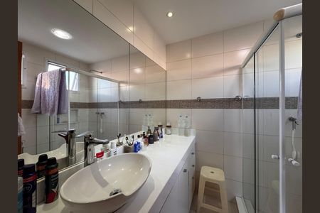 Casa de condomínio à venda com 270m², 4 quartos e 2 vagas