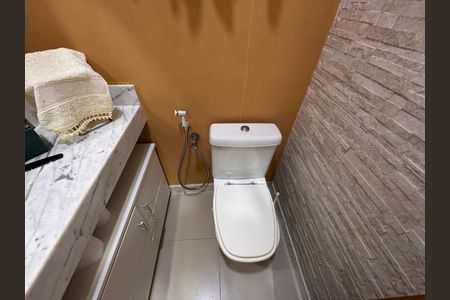 Casa de condomínio à venda com 270m², 4 quartos e 2 vagas