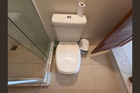 Casa de condomínio à venda com 270m², 4 quartos e 2 vagas