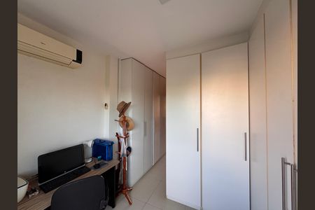 Casa de condomínio à venda com 270m², 4 quartos e 2 vagas