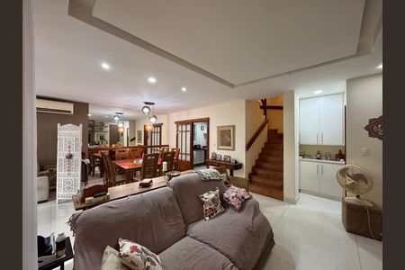 Casa de Condomínio à venda com 4 quartos, 270m² em Vargem Grande, Rio de Janeiro