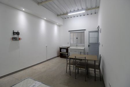 Quarto de kitnet/studio para alugar com 1 quarto, 33m² em Vila São Silvestre (zona Leste), São Paulo