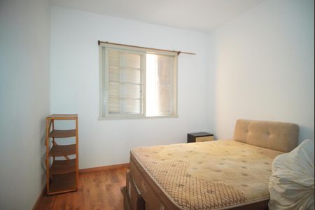 Quarto de apartamento para alugar com 1 quarto, 68m² em Vila Ipiranga, Porto Alegre