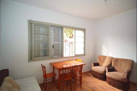 Sala de apartamento para alugar com 1 quarto, 68m² em Vila Ipiranga, Porto Alegre